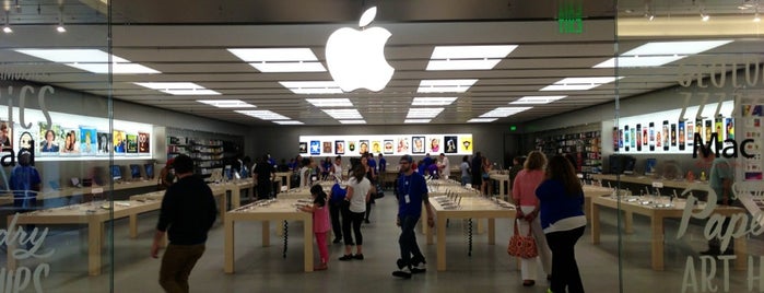 Apple Quaker Bridge is one of Apple Stores.