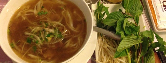 Noodle Vietnamese food is one of Saigon Ăn.