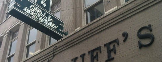 Downtown Grill & Brewery is one of Posti che sono piaciuti a Joe.