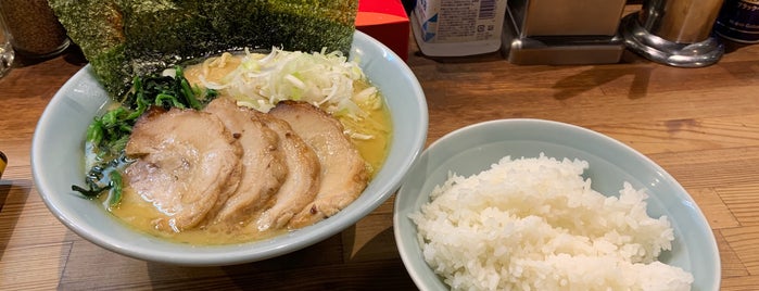 Tsuruichiya is one of 麺.