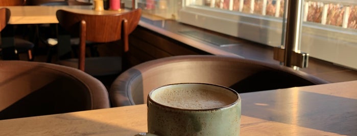 Basic Coffee is one of Jonathanさんの保存済みスポット.