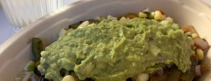 Chipotle Mexican Grill is one of Lugares favoritos de Allison.