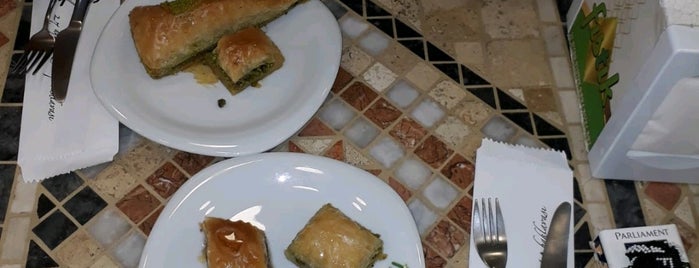 Fıstık 27 Ayar Gaziantep Baklavacısı is one of Manisa Pastane-Kafe.