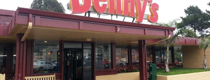 Denny's is one of สถานที่ที่ John ถูกใจ.