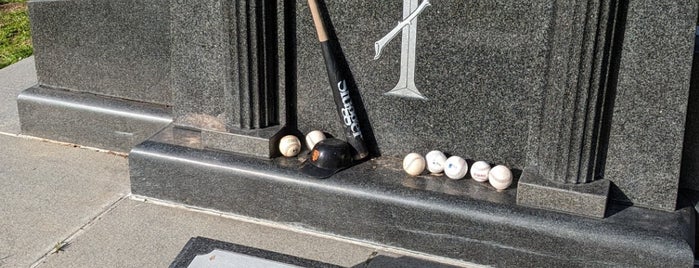 Holy Cross Catholic Cemetery is one of cemeteries.