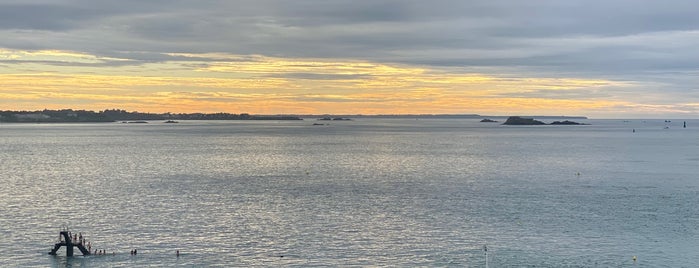 Le Corps de Garde is one of Saint-Malo.