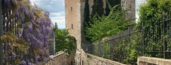 Cassero Di Porta Sant'Angelo is one of Lugares favoritos de Franz.