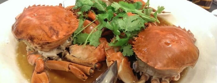 Crazy Crabs is one of Tempat yang Disukai Giana.
