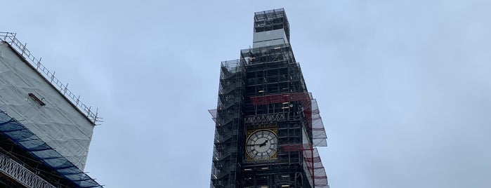 Big Ben (Torre Elisabeth) is one of London 🇬🇧 💂🏻‍♂️ 🚇.