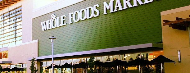 Whole Foods Market is one of Ahmad🌵さんのお気に入りスポット.
