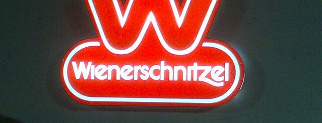Wienerschnitzel is one of Tempat yang Disimpan Stephen.