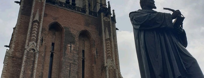 Standbeeld Hugo De Groot is one of Nizozemí.