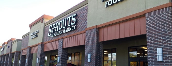 Sprouts Farmers Market is one of Tempat yang Disukai Roxy.