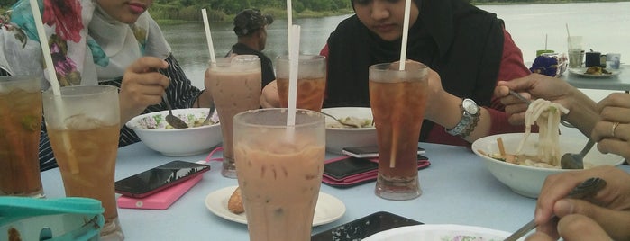 Laksa by the lake is one of KL.