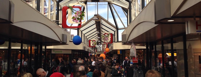 Winkelcentrum De Elshof is one of All-time favorites in Netherlands.