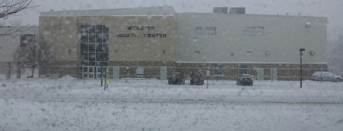 Webster Aquatic Center is one of Tempat yang Disukai Kim.