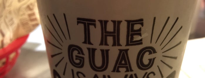 Chipotle Mexican Grill is one of Lugares favoritos de Chris.