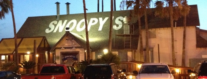 Snoopy's Pier is one of Lugares favoritos de Nate.