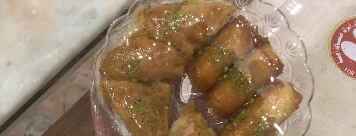 مخابز وحلويات دانة الارياف is one of LATさんのお気に入りスポット.