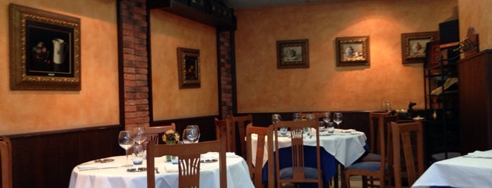 Cafeteria Casa Enol is one of Tempat yang Disukai Jon Ander.