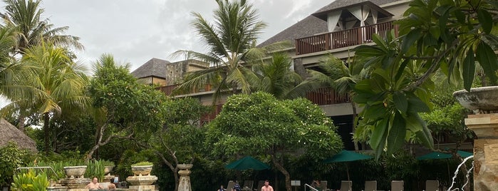 Legian Beach Hotel is one of Tempat yang Disukai Igor.