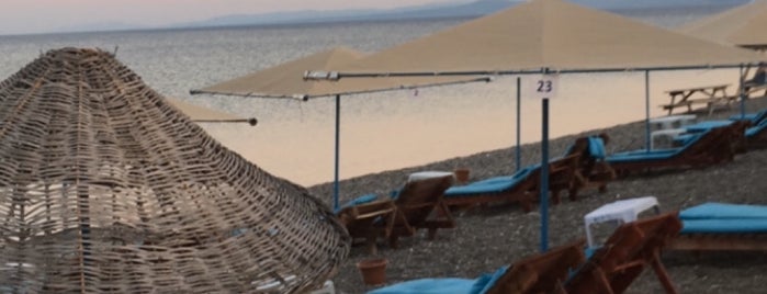 Assos Kadırga Beach is one of 〰️ 𝙿𝚂𝙸𝙺𝙾𝙻𝙾𝚀 〰️’s Liked Places.