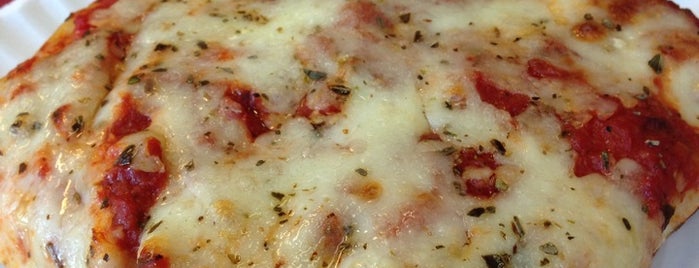 Italian Affair Pizza is one of Locais curtidos por Shawntini.