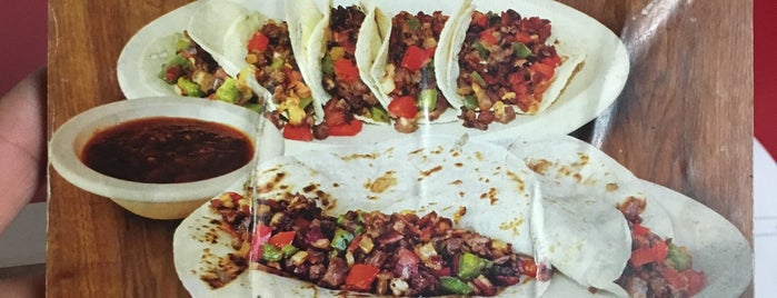 Tacos El Buey is one of Posti che sono piaciuti a Everardo.