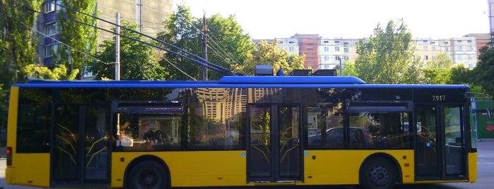 Троллейбус №45 is one of Тролейбуси м. Києва.