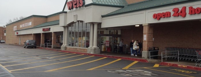 Weis Markets is one of Lugares favoritos de Timothy.