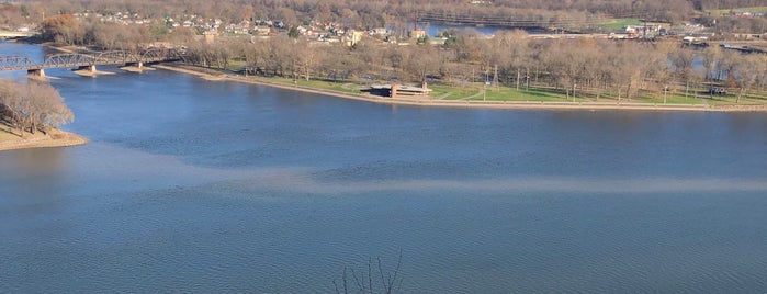 Shikellamy State Park Overlook is one of Tempat yang Disukai Timothy.