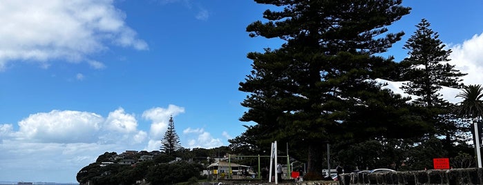 Mairangi Bay Beach is one of Auckland.