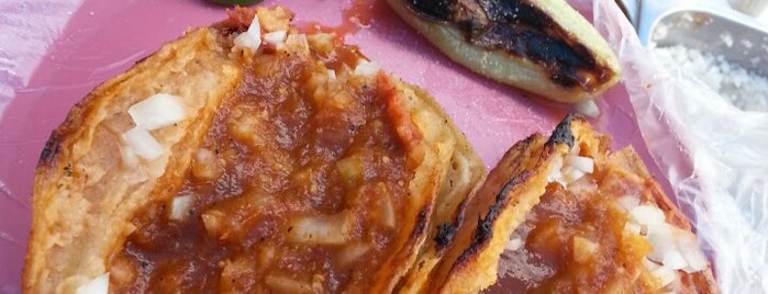 Tacos de Barbacoa El Súper is one of Antonioさんのお気に入りスポット.