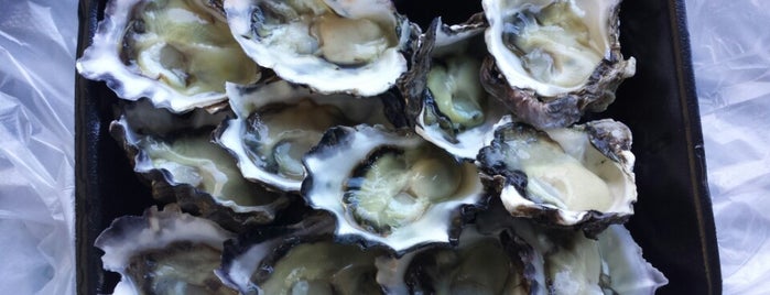 Pearly Oysters is one of Lieux qui ont plu à S👄.