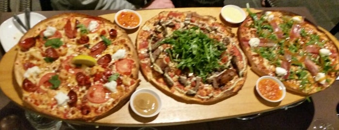 Bondi Pizza is one of Greg 님이 저장한 장소.