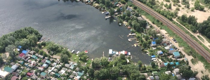 Вертолетный клуб «Солнечный» is one of สถานที่ที่ Alina ถูกใจ.