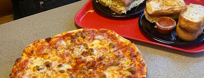 Davanni's Pizza and Hot Hoagies is one of The 15 Best Places for Black Olives in Saint Paul.