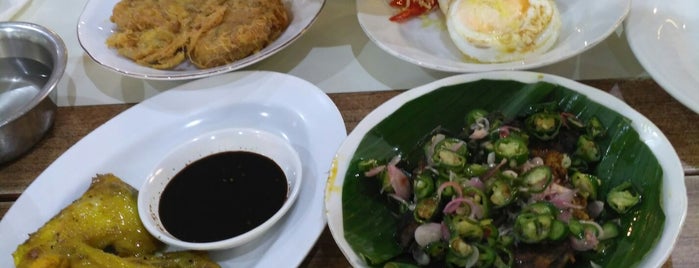 Simpang Raya, Raja Ayam Pop is one of Micheenli Guide: Food Trail in Jakarta.