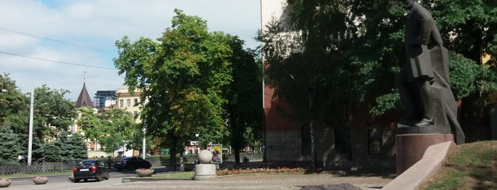 Пам'ятник О. Полю is one of Днепропетровск.