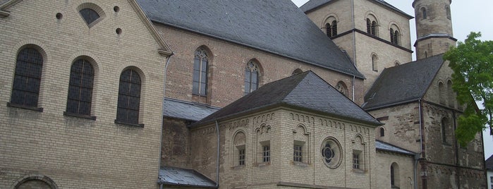 St. Pantaleon is one of Romanische Kirchen Köln.