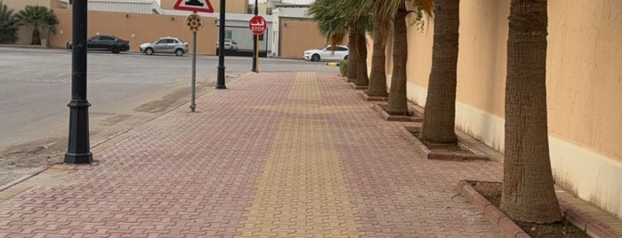 Al Khozama Park is one of Round and about Riyadh.