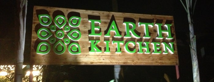 Earth Kitchen is one of 𝐦𝐫𝐯𝐧さんの保存済みスポット.