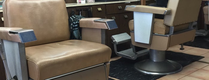 Figaro Barbers is one of Benさんのお気に入りスポット.