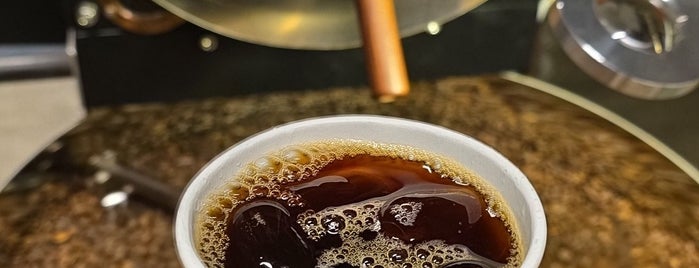 BEAR CUB ®️ Specialty coffee Roasteryمحمصة بير كب للقهوة المختصة is one of Specialty Coffee in Riyadh.