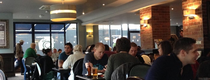 The Swan & Castle (Wetherspoon) is one of TODO Places.