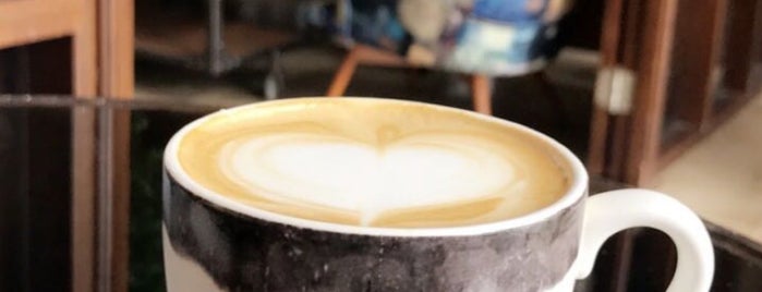 Doppio Coffee is one of Tempat yang Disimpan Queen.