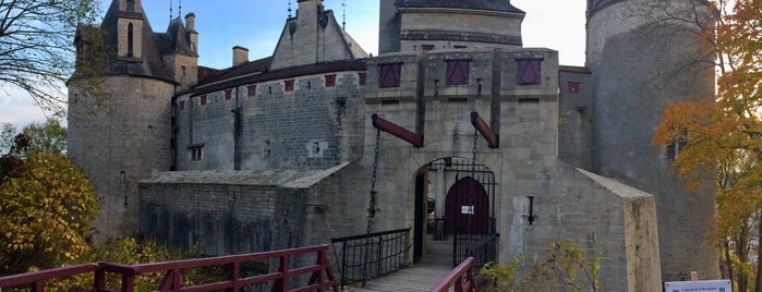 Chateau de la Rochepot is one of Laetitia'nın Beğendiği Mekanlar.