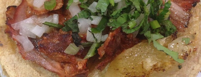 Carnicería y Tacos "La Súper" is one of Posti che sono piaciuti a Edel.