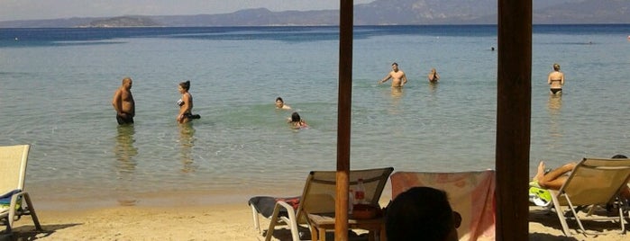 Koursaros Beach Bar is one of caglar'ın Kaydettiği Mekanlar.