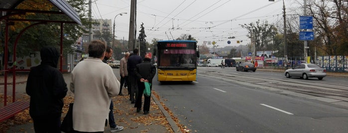 Тролейбус №32 is one of Тролейбуси м. Києва.